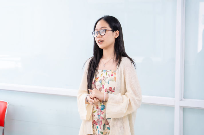 CLB Sư phạm Tiếng Anh 13WIN13 tôn vinh cống hiến, trao gửi tri ân trong buổi tổng kết 58