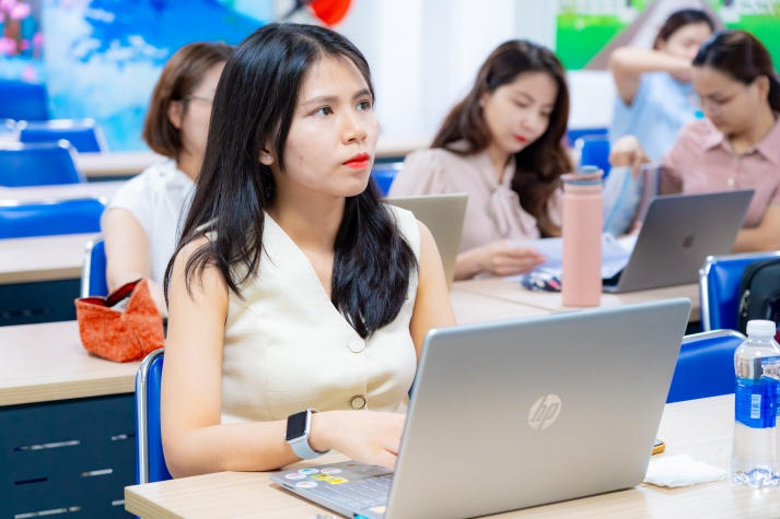Giảng viên Khoa Nhật Bản học 13WIN13 nghiên cứu, nâng cao phương pháp 13Win nhà cái Truy cập link học phần “Dẫn luận ngôn ngữ” 95