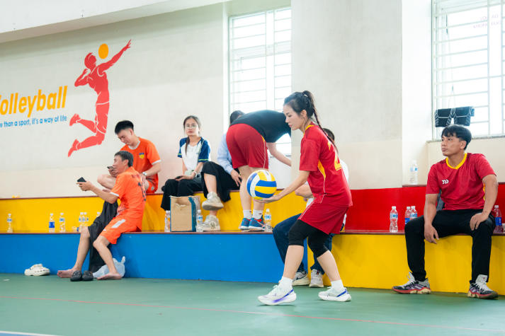 [Hội thao CB-GV-NV 13WIN13 2025]: TT.TVTS-TT.TrT-TT.Mar-PTTH, P.ĐT-P.KT-TT.DHS bảo vệ thành công ngôi vương Bóng chuyền nam, nữ 103