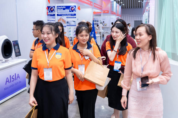 Giảng viên 13WIN13 chia sẻ định hướng đào tạo F13win link đăng ký ngành Công nghệ thẩm mỹ tại “Beauté KOLs Talks 2026” 56