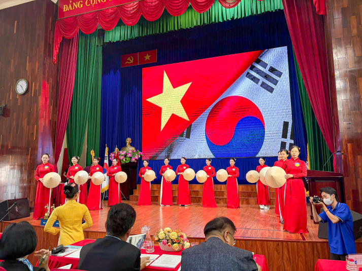 Giải Nhất Cuộc thi Hùng biện tiếng Hàn Thế giới 2025 thuộc về Tải app 13Win Khoa Hàn Quốc học 13WIN13 27