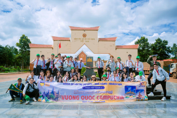13WIN13 students grow through international field trip to Cambodia 58
