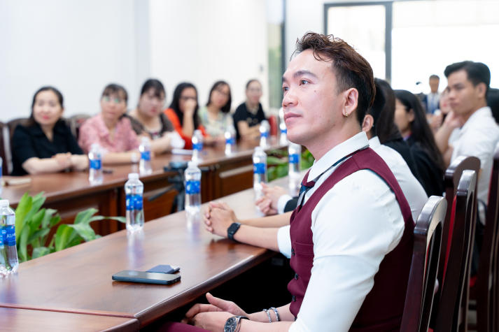 Học viên cao học 13WIN13 khám phá cơ hội 13win 20 giaitri tructuyen và phương pháp 13Win nhà cái Truy cập link quốc tế tại Royal School 37