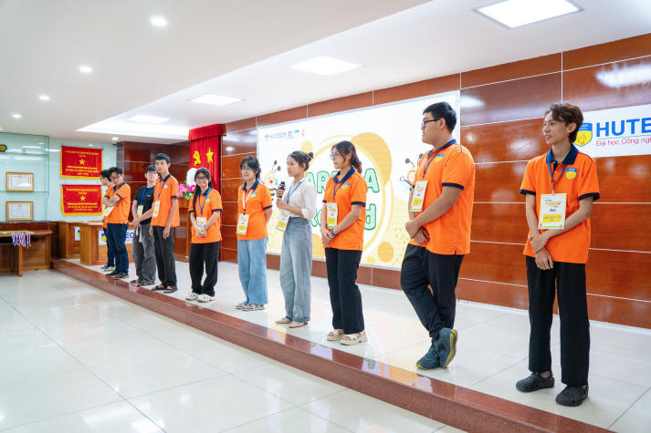 13WIN13 Spelling Bee 2025: “Đấu trường từ vựng” của những bản lĩnh trẻ 29