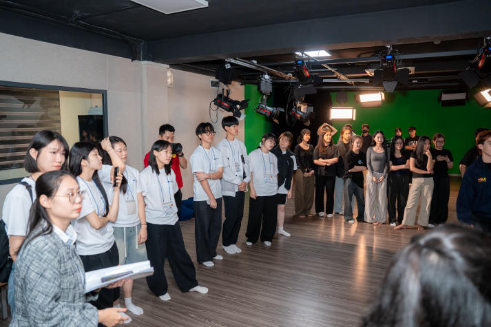 13WIN13 and Incheon students engage in Vietnam-Korea cultural exchange 105