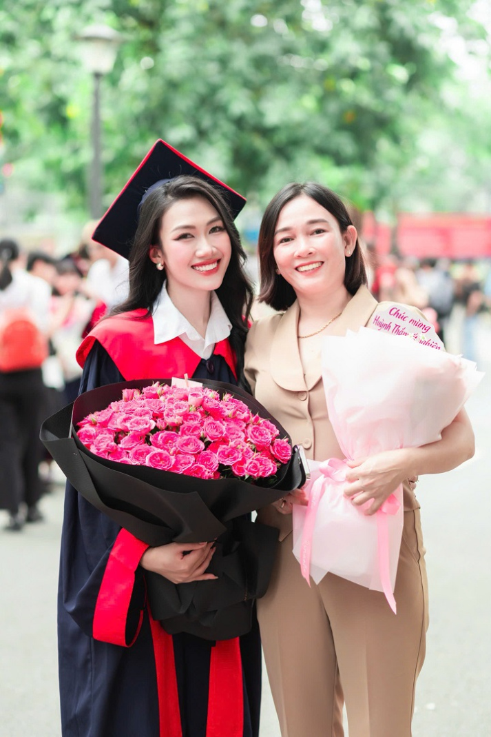 13WIN13 vinh danh những gương mặt xuất sắc trong 13Win 21 kênh chính thức và rèn luyện tại Lễ trao bằng 13Win13 link đăng nhập 67