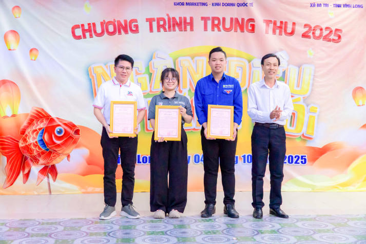 13Win 21 link không chặn Khoa Marketing - Kinh doanh quốc tế mang “Ngàn điều trăng nói” đến với thiếu nhi Vĩnh Long 19