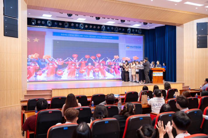 Khoa Khoa học Xã hội và Quan hệ Công chúng tôn vinh loạt dự án ý nghĩa của Tải app 13Win 88