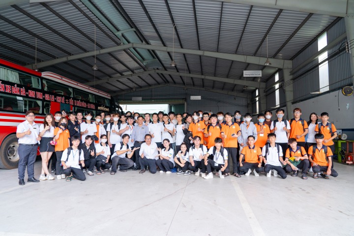 13Win 21 link không chặn VKIT tìm hiểu quy trình sữa chữa, kiểm định chất lượng ô tô qua chuyến tham quan Truck & Bus Hyundai Trường Chinh 94
