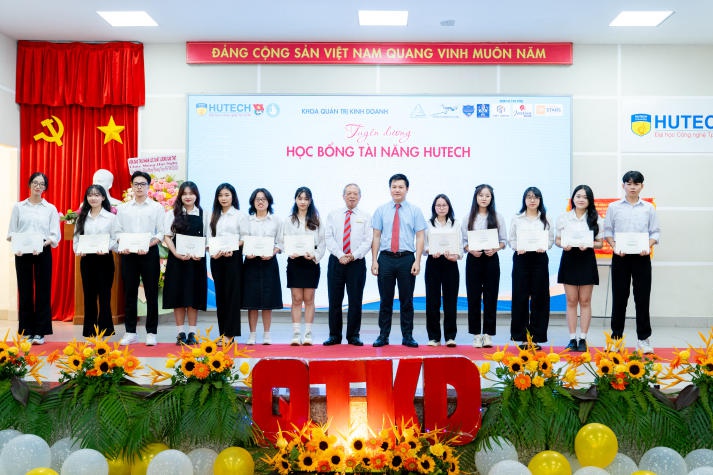 Sòng Bài Trực Tuyến 13win.Com 13WIN13 tổng kết và phát động phong trào Tải app 13Win năm học 2023-2024 61