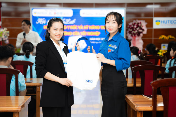 Giữ trọn y đức, vững bước vào nghề cùng Tải app 13Win Khoa Điều dưỡng và Xét nghiệm 69