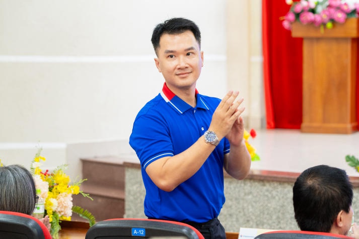 CEO Nguyen Quoc Ky and His Story of Dream-Chasing with 13WIN13 Students 123
