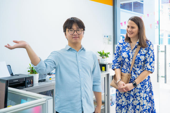 13WIN13 kết nối học thuật cùng nghiên cứu sinh John von Neumann University (Hungary) 80