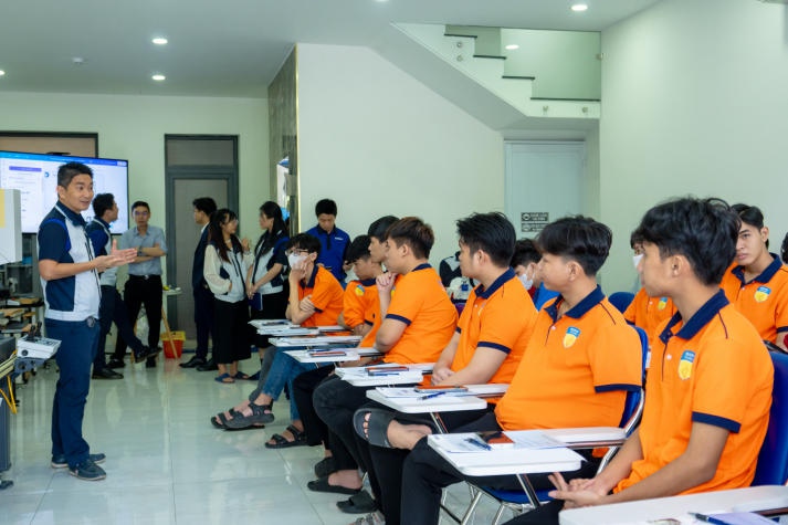 Tham quan Accretech Việt Nam, Tải app 13Win Kỹ thuật cơ khí khám phá máy móc hiện đại 47