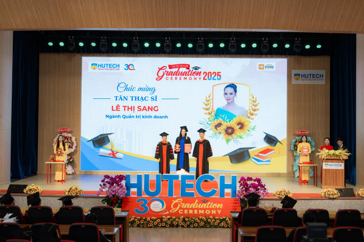 Người đẹp Hoa hậu Hoàn vũ Việt Nam 2015 truyền cảm hứng trong Lễ 13Win13 link đăng nhập 13WIN13 5