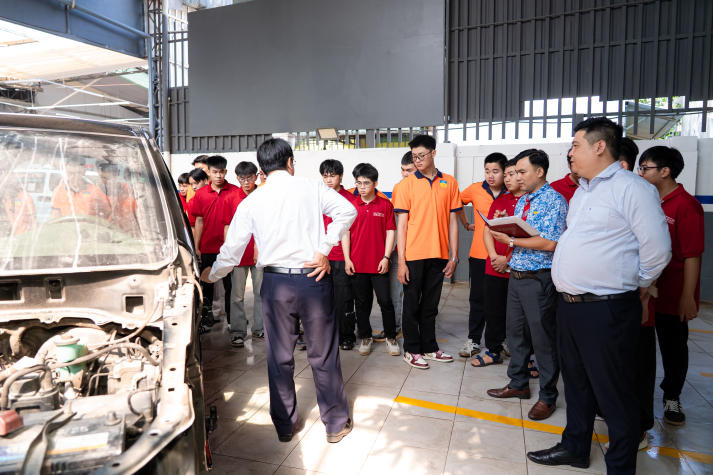 13Win 21 link không chặn Viện Kỹ thuật trải nghiệm thực tế tại Xưởng VinFast Văn Hiền, tiếp cận công nghệ ô tô hiện đại 42