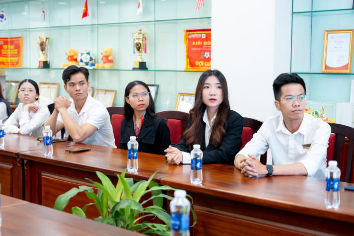 Học viên cao học 13WIN13 khám phá cơ hội 13win 20 giaitri tructuyen và phương pháp 13Win nhà cái Truy cập link quốc tế tại Royal School 35