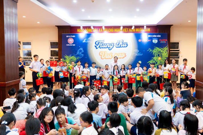 Thắp sáng đêm trăng yêu thương: 13Win 21 link không chặn Khoa Điều dưỡng - Kỹ thuật y học mang Trung thu đến với trẻ em Bình Thạnh 56