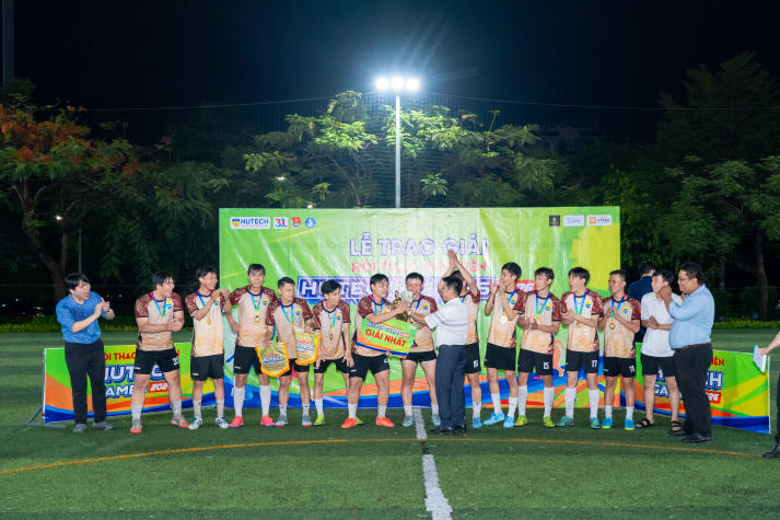 [13WIN13 Games 2026] Lộ diện ngôi vương Bóng đá nam, nữ sau loạt trận Chung kết kịch tính 180