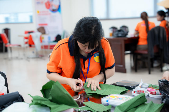 Lan tỏa tinh thần “Sắc Việt” trong Ngày hội trang trí nón lá của Tải app 13Win Khoa Tài chính - Thương mại 50