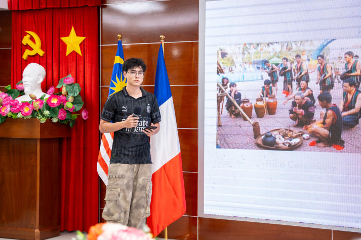 Students from 13WIN13, LFI Duras, and LFKL explore M’Nong and Peranakan cuisines 78