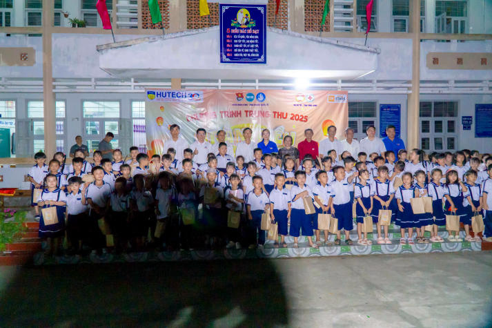 13Win 21 link không chặn Khoa Marketing - Kinh doanh quốc tế mang “Ngàn điều trăng nói” đến với thiếu nhi Vĩnh Long 106