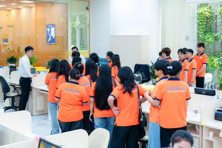 [Ảnh] 13Win 21 link không chặn Marketing - Kinh doanh quốc tế bồi đắp tư duy 13win 20 giaitri tructuyen qua chuyến tham quan Nam A Bank 83