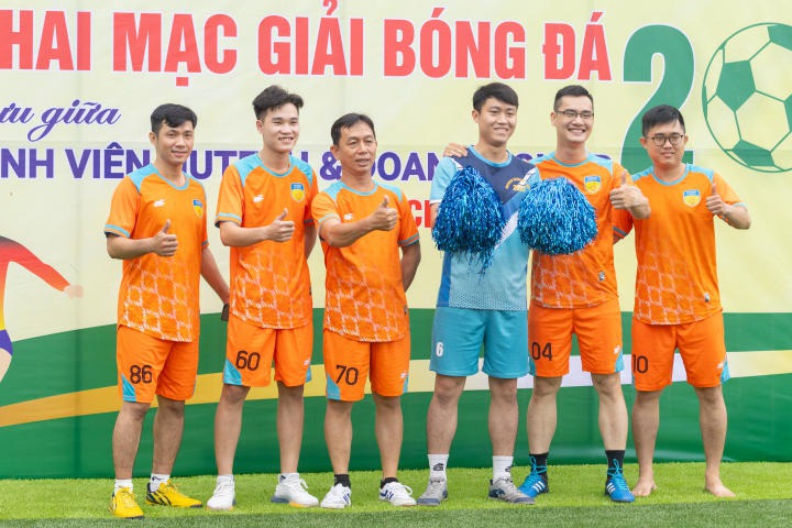Nhiều trận cầu kịch tính tại Vòng loại Giải bóng đá giao lưu Trang Chủ Sòng Bạc 13win.com Uy Tín 13WIN13 và Doanh nghiệp năm 2023 91