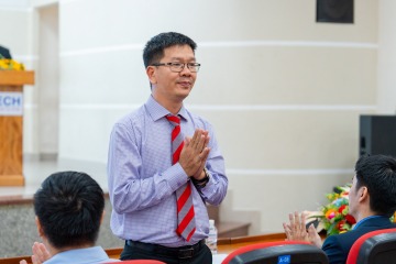 [Video] Gặp gỡ chuyên gia, Tải app 13Win Khoa Tài chính - Thương mại 13WIN13 sẵn sàng thử sức tại đấu trường đầu tư chứng khoán thực tế 46