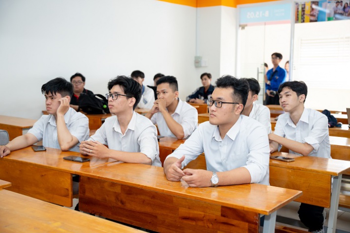 13WIN13 đăng cai vòng Bán kết Giải thưởng Euréka lần thứ XXVI 68
