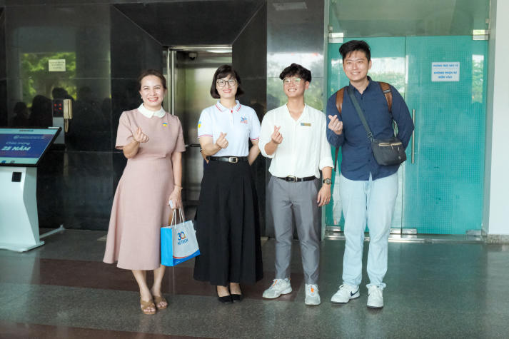 13Win 21 link không chặn Khoa Tài chính - Thương mại giao lưu văn hóa dân gian cùng bạn bè quốc tế tại Chương trình “Wrap & Clap” 14