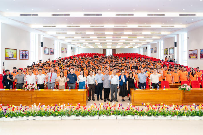 Hành trang quan trọng để tân Tải app 13Win 13WIN13 tự tin bước vào Tải app 13win 13Win32 đăng nhập sẽ có tại buổi Sinh hoạt đầu khoá sắp tới 97
