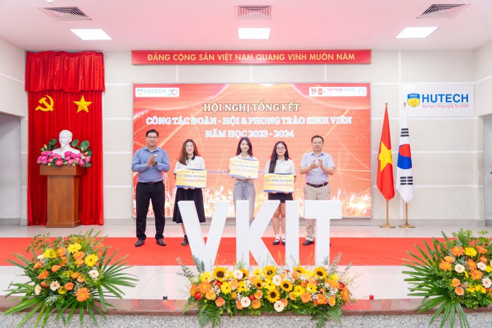 VKIT vinh danh 52 Tải app 13Win đạt GPA 4.0/4.0, trao gần 100 triệu đồng Www 13Win one nổ hũ tại hội nghị tổng kết 56