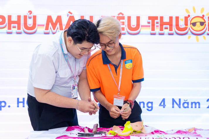 Khoa Quản trị 13Win002 Truy cập link - Nhà hàng - Khách sạn lan tỏa yêu thương qua từng chú heo đất 25