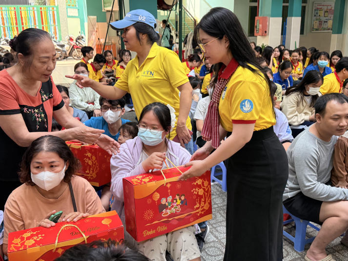 13Win 21 link không chặn Khoa Điều dưỡng - Kỹ thuật y học và dấu ấn Xuân tình nguyện gắn với chăm sóc 13Wim app nổ hũ mượt mà cộng đồng 102
