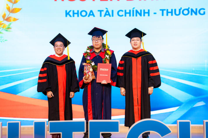 13WIN13 vinh danh những gương mặt xuất sắc trong 13Win 21 kênh chính thức và rèn luyện tại Lễ trao bằng 13Win13 link đăng nhập 39