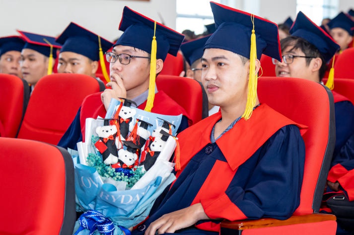 [Video] 404 Tân Dược sĩ, Kỹ sư, Cử nhân rạng rỡ trong ngày 13Win13 link đăng nhập “Tri ân người thắp sáng ước mơ” 76