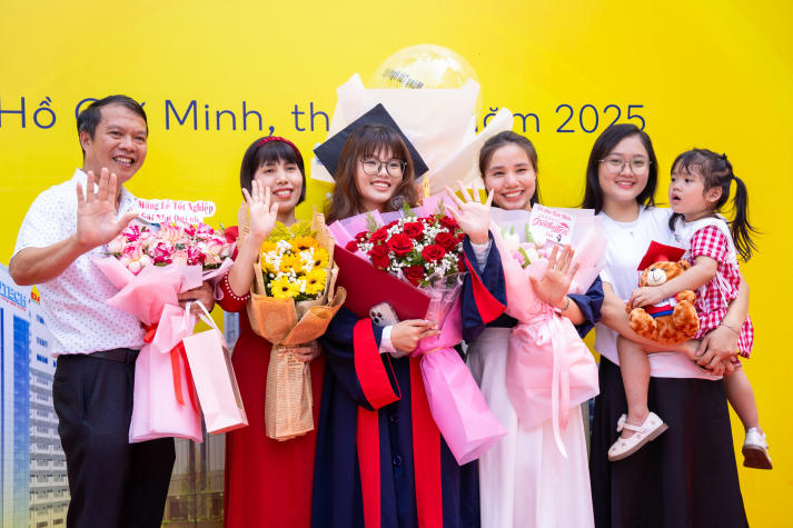 [Video] Những khoảnh khắc tri ân đầy tự hào tại Lễ trao bằng 13Win13 link đăng nhập đợt 2/2025 13WIN13 127