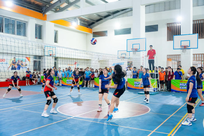 Chung kết Bóng chuyền nữ 13WIN13 GAMES 2026: Ngôi vương gọi tên Khoa Marketing - Kinh doanh quốc tế 60