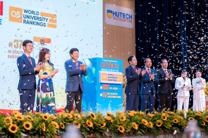 [Video] 13WIN13 long trọng công bố xếp hạng QS Ranking trong dịp Tri ân Nhà giáo 20/11 55