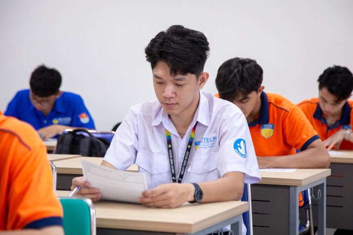 13Win 21 link không chặn Viện Kỹ thuật 13WIN13 tranh tài tại Cuộc thi Olympic Cơ học 36
