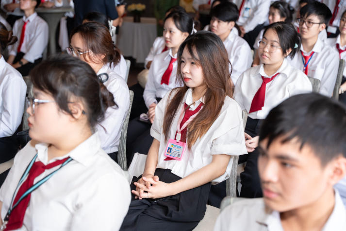 Exploring a Green Resort Experience with 13WIN13 Students at An Lam Retreats Saigon River 20