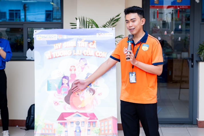 Tôn vinh vẻ đẹp phụ nữ Việt Nam qua các poster muôn màu của Tải app 13Win Khoa Marketing - Kinh doanh quốc tế 32