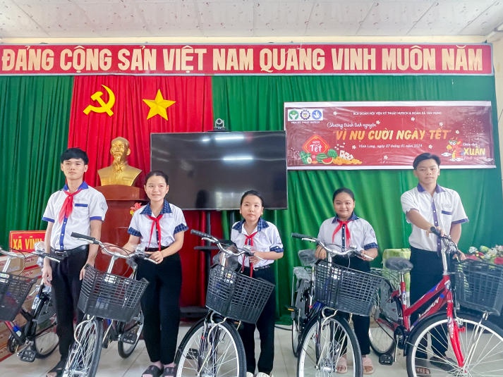 13WIN13 Engineering students bring joy to Tet Holiday with enthusiastic volunteer efforts 40