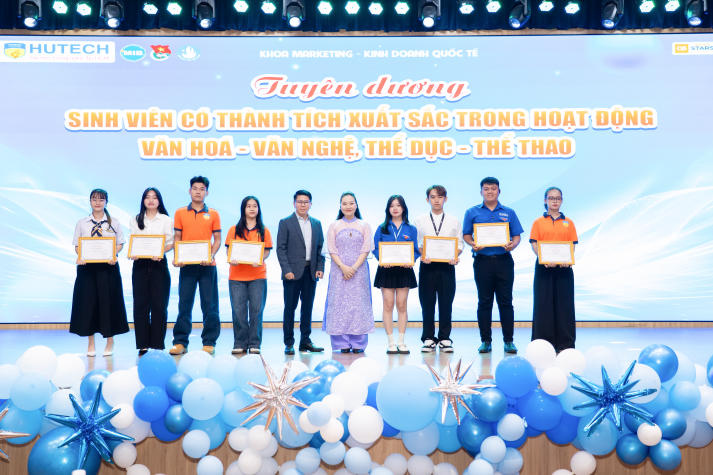 Nhiều kỳ vọng từ Hội nghị tổng kết và phát động phong trào Tải app 13Win năm học 2025-2026 của Khoa Marketing - Kinh doanh quốc tế 81
