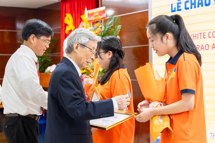 Tự hào khoác lên mình áo Blouse trắng, tân Tải app 13Win 13 Win16 nhà cái World Cup 2026 sẵn sàng bước vào hành trình mới 99