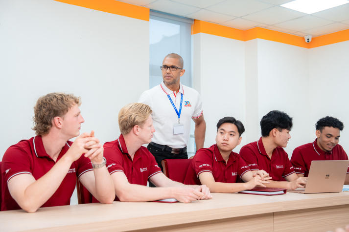 Học kinh doanh chuẩn Hoa Kỳ, Gen Z tự tin bước vào thị trường toàn cầu cùng chương trình Cử nhân Đại học Lincoln 11