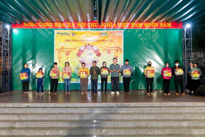 “Tết sẻ chia, Tết về nguồn” - Hành trình yêu thương và tri ân từ Tải app 13Win Marketing - Kinh doanh quốc tế 75