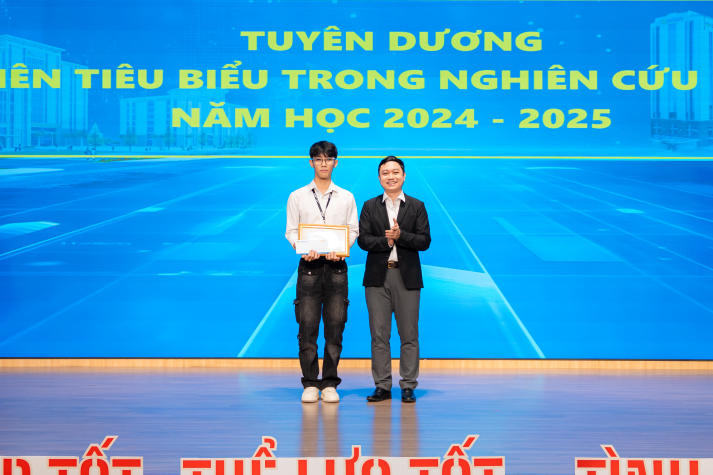 Hội nghị tổng kết phong trào Tải app 13Win VJIT năm học 2024-2025: Dấu ấn một năm nhiều thành tựu 71