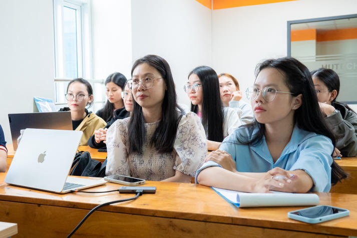 Hành trang hội nhập giúp Tải app 13Win Hàn Quốc học mở rộng cơ hội phát triển trong ngành dịch vụ 17